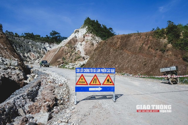Kiên quyết không cho lưu thông khi còn có nguy cơ lũ quét, sạt lở- Ảnh 1.
