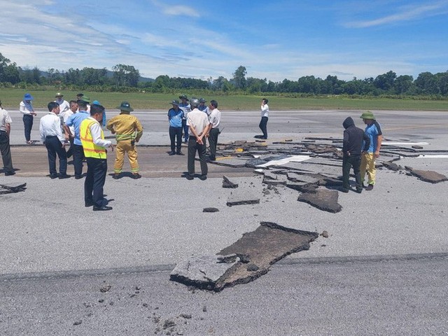 Cấp thiết đầu tư sửa chữa hư hỏng đường băng 2 sân bay Vinh, Liên Khương- Ảnh 1. Cấp thiết đầu tư sửa chữa hư hỏng đường băng 2 sân bay Vinh, Liên Khương- Ảnh 1.