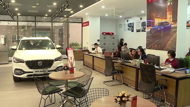 Sau đợt tăng trưởng đáng kể tháng 9, lượng ô tô tiêu thụ tại thị trường Việt Nam tháng 10/2023 bất ngờ chững lại dù đã bắt đầu bước vào mùa mua sắm cuối năm.  Thế giới xe tuần qua: Thị trường ô tô tiếp tục đìu hiu, xe Hàn áp đảo Top bán chạy