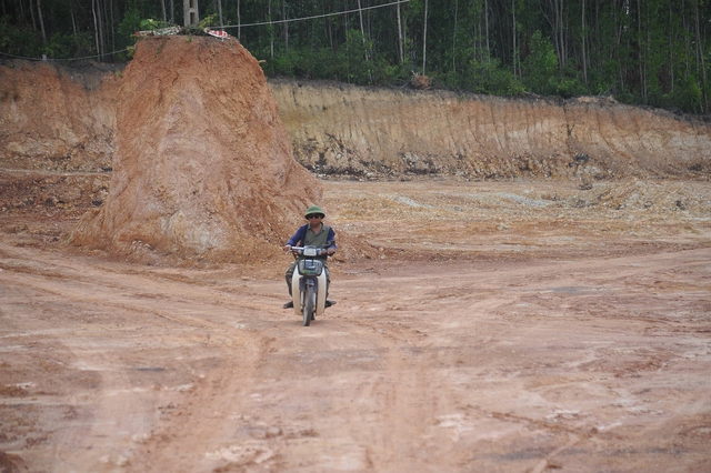 Thi công ì ạch, Quảng Trị đề xuất không kéo dài thời gian thực hiện 2 gói thầu dự án BIIG2 - Ảnh 1.