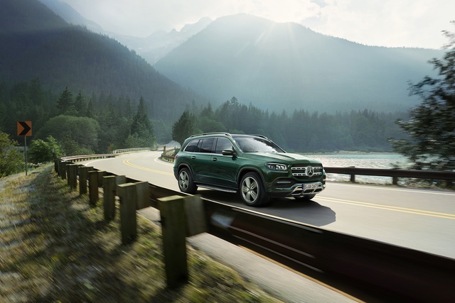 Mẫu xe SUV hạng sang Mercedes-Benz GLS 450 4Matic tăng giá 80 triệu đồng kể từ ngày 1/1/2023. Mẫu xe SUV hạng sang Mercedes-Benz GLS 450 4Matic tăng giá 80 triệu đồng kể từ ngày 1/1/2023.