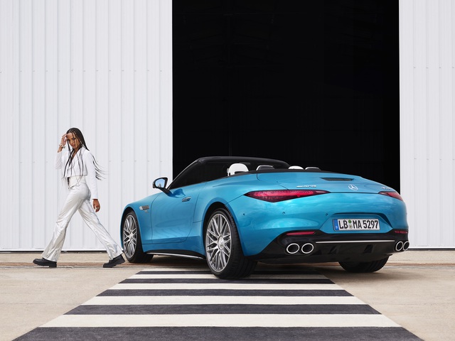 Xe có thiết kế mui mềm thay vì mui kim loại như trước đây.