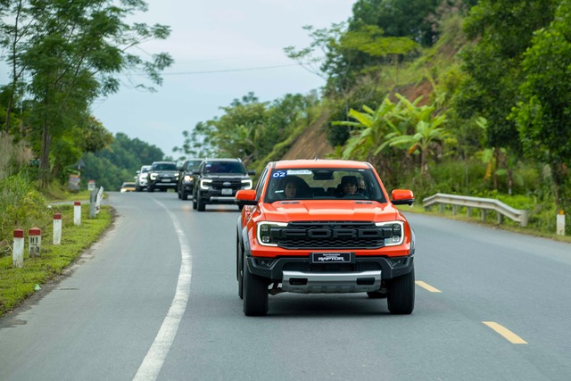 Bộ đôi xe gầm cao thuộc thế hệ Ford Next Gen được đánh giá cao ở những hành trình trải nghiệm. Bộ đôi xe gầm cao thuộc thế hệ Ford Next Gen được đánh giá cao ở những hành trình trải nghiệm. Thế giới xe tuần qua: Mercedes-Benz sắp tăng giá, thêm nhiều mẫu xe mới ra mắt