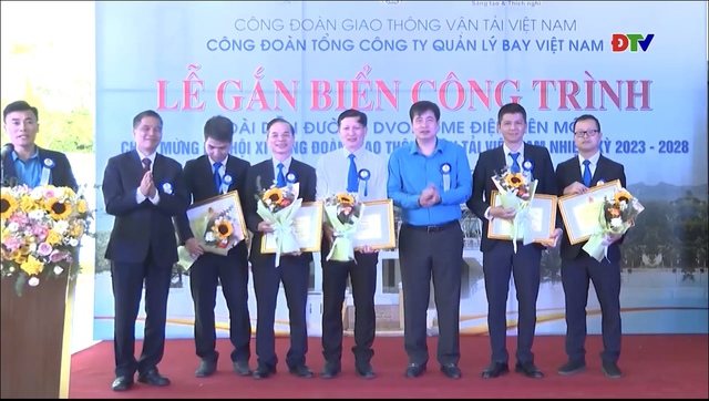 Công đoàn GTVT Việt Nam gắn biển công trình Đài dẫn đường tại Điện Biên- Ảnh 4.