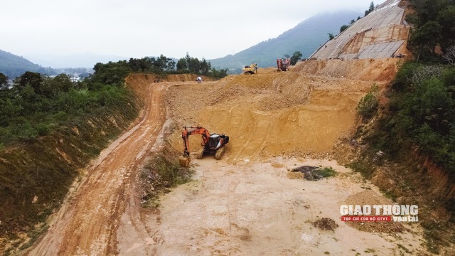 Bộ GTVT đề nghị 4 tỉnh hoàn thiện thủ tục chuyển đổi rừng làm cao tốc Bắc - Nam- Ảnh 1.