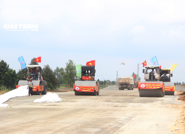 Bộ GTVT đề nghị An Giang ưu tiên cấp cát cho cao tốc Mỹ Thuận - Cần Thơ thi công 