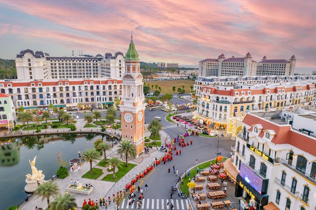 Phú Quốc trở thành điểm đến hot nhất mùa lễ hội cuối năm - Ảnh 4.