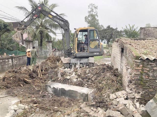 Hai công nhân tử nạn khi giải phóng mặt bằng cao tốc Hoài Nhơn - Quy Nhơn - Ảnh 1.