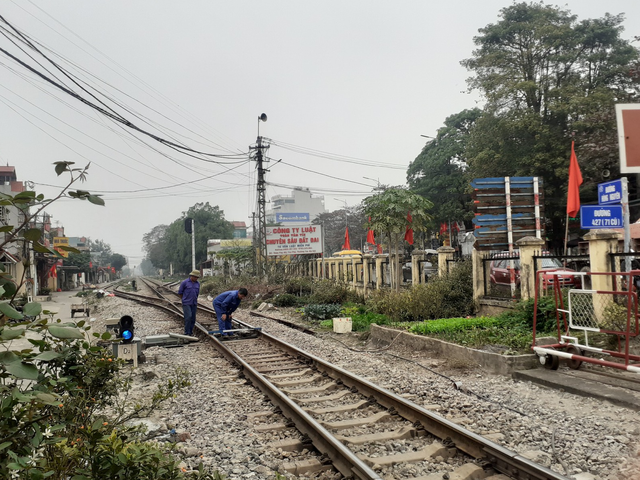 3 nhân viên đường sắt tốt nghiệp xuất sắc Khóa đào tạo của Hàn Quốc về bảo trì- Ảnh 1.