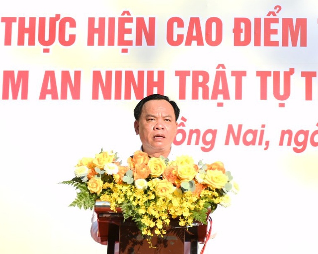 Đồng Nai ra quân đảm bảo an ninh trật tự dịp cao điểm tết Nguyên đán Giáp Thìn 2024- Ảnh 2.