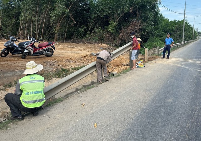 Còn nhiều vi phạm hành lang an toàn trên QL14B qua địa bàn TP. Đà Nẵng- Ảnh 1.