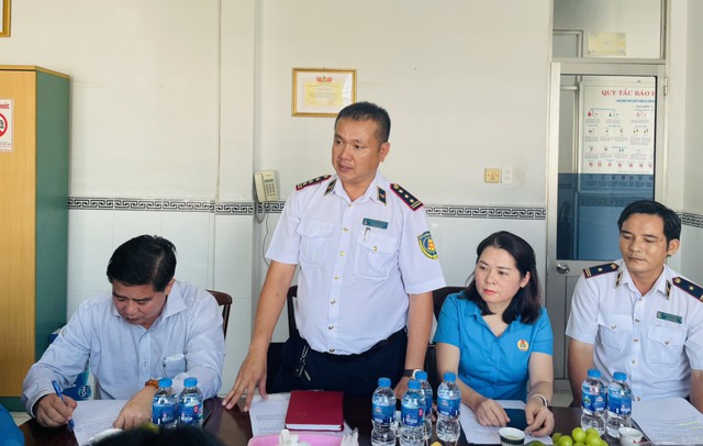 Lãnh đạo Công đoàn GTVT Việt Nam thăm và động viên người lao động- Ảnh 5. Lãnh đạo Công đoàn GTVT Việt Nam thăm và động viên người lao động- Ảnh 5.