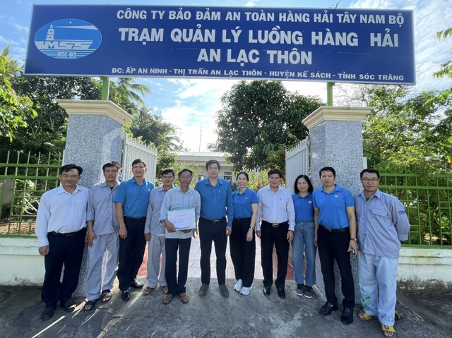 Lãnh đạo Công đoàn GTVT Việt Nam thăm và động viên người lao động- Ảnh 2. Lãnh đạo Công đoàn GTVT Việt Nam thăm và động viên người lao động- Ảnh 2.