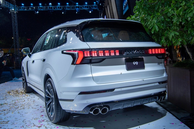 Ngoại thất Lynk & Co 09 nhìn từ phía sau. Ngoại thất Lynk & Co 09 nhìn từ phía sau.