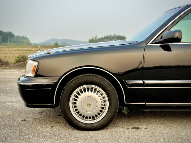Toyota Crown 3.0 đời 1997 giá trên 800 triệu đồng có gì hấp dẫn?- Ảnh 9.