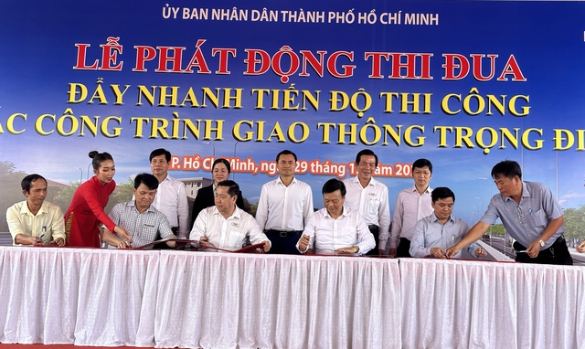 TP. HCM: Phát động thi đua đẩy nhanh tiến độ thi công 5 công trình giao thông trọng điểm- Ảnh 2.