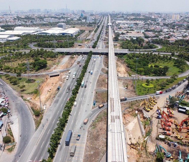 TP.HCM cần hơn 245.000 tỉ đồng để triển khai 33 dự án giao thông trọng điểm năm 2023 - Ảnh 1.