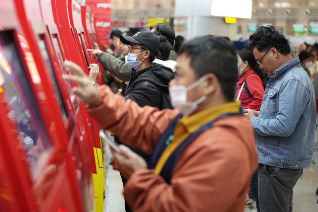 Hành khách đi lại liên tục gia tăng, hàng không tăng trưởng ấn tượng   - Ảnh 3.