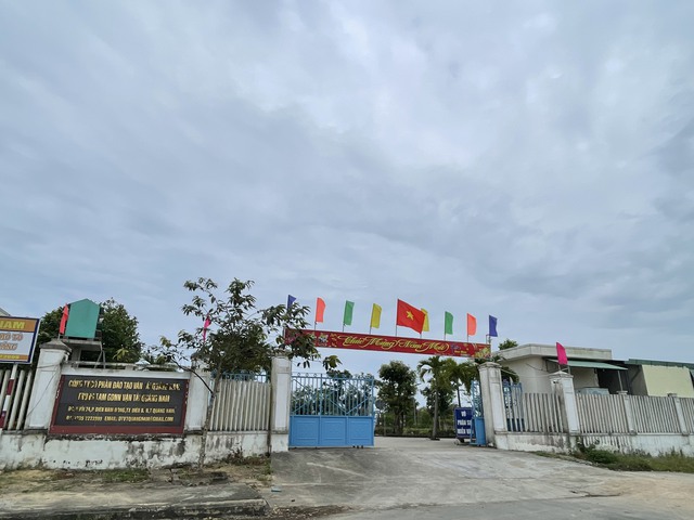 Đình chỉ tuyển sinh đào tạo lái xe ô tô ở Trung tâm Giáo dục nghề nghiệp vận tải Quảng Nam - Ảnh 1.