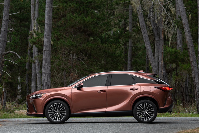 Lexus RX 2023