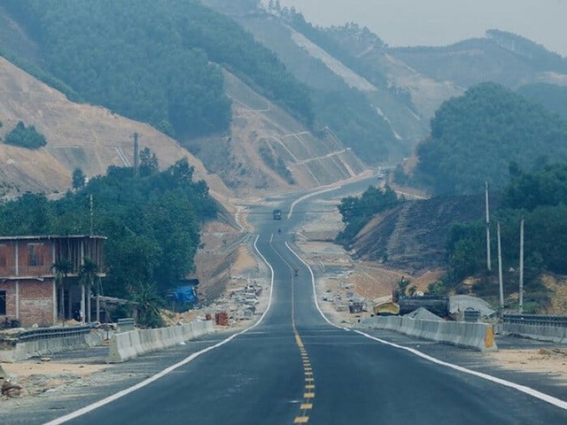 Dự án Chợ Chu - Ngã ba Trung Sơn khó hoàn thành theo yêu cầu của Quốc hội - Ảnh 1. Dự án Chợ Chu - Ngã ba Trung Sơn khó hoàn thành theo yêu cầu của Quốc hội - Ảnh 1.