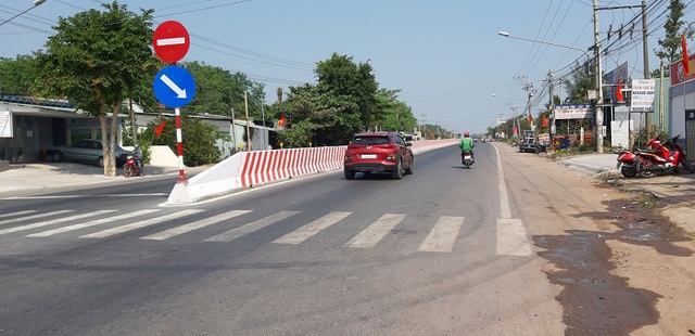 Chưa cho phép mở giải phân cách giữa đoạn Km27+150, QL.2 - Ảnh 1.