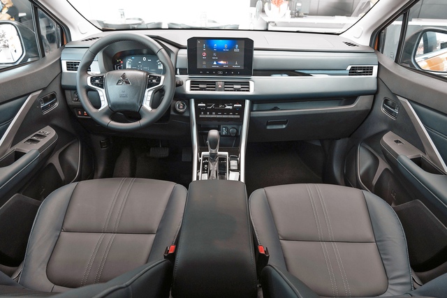 Thiết kế nội thất Xpander Cross 2023.