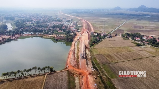 Sau Tết, cao tốc Mai Sơn - QL45 thi công thế nào? - Ảnh 1.