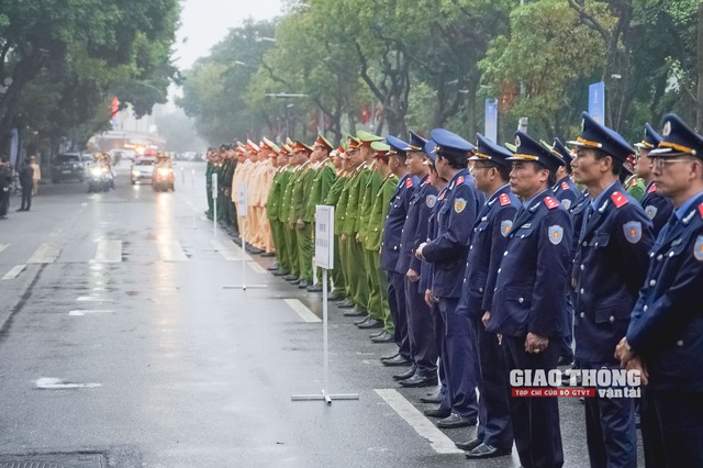 Ra quân quyết liệt thực hiện 3 mục tiêu trọng tâm Năm ATGT 2023 - Ảnh 8. Ra quân quyết liệt thực hiện 3 mục tiêu trọng tâm Năm ATGT 2023 - Ảnh 8.