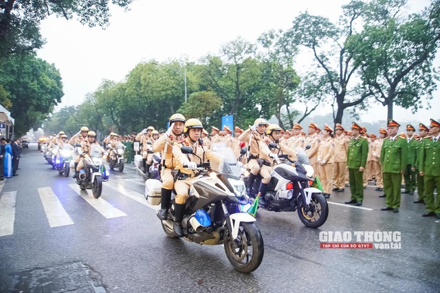 Ra quân quyết liệt thực hiện 3 mục tiêu trọng tâm Năm ATGT 2023 - Ảnh 9. Ra quân quyết liệt thực hiện 3 mục tiêu trọng tâm Năm ATGT 2023 - Ảnh 9.