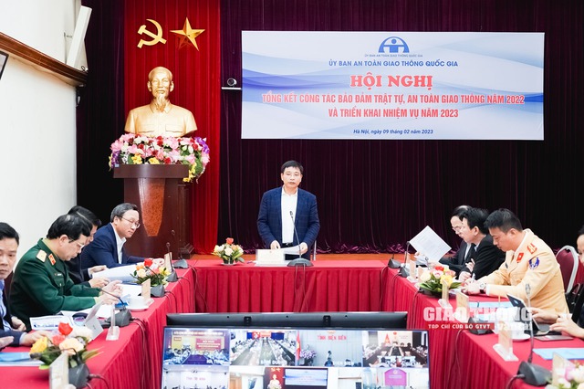 8 nhóm nhiệm vụ trọng tâm đảm bảo trật tự ATGT năm 2023 - Ảnh 2.