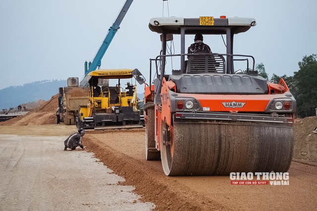 3 cao tốc có hẹn "cán đích" trước ngày 30/4/2023 tiến độ thế nào? - Ảnh 1.