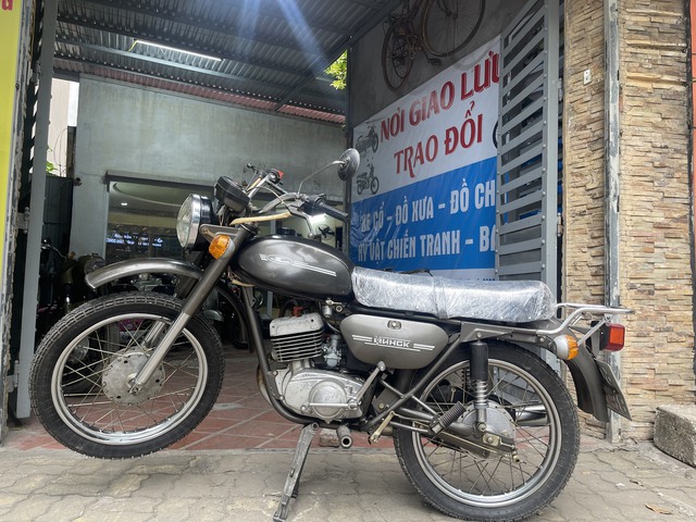 Minsk “chở lợn” đi 13km, đắt hơn cả Honda SH 160i 2023 bản Cao cấp phanh ABS - Ảnh 1. Minsk “chở lợn” đi 13km, đắt hơn cả Honda SH 160i 2023 bản Cao cấp phanh ABS - Ảnh 1.