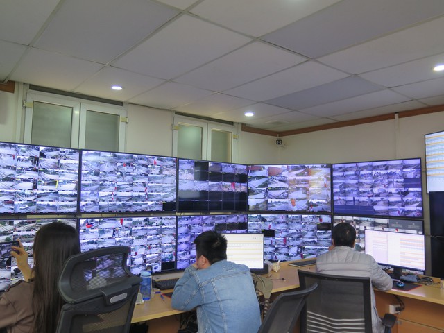 Cách lưu thông an toàn qua nút giao đường sắt có cần chắn tự động - Ảnh 2. Cách lưu thông an toàn qua nút giao đường sắt có cần chắn tự động - Ảnh 2.