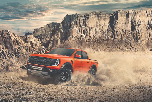 Phiên bản xe bán tải hiệu suất cao Ford Ranger Raptor 2023 vừa ra mắt thị trường. thế giới xe