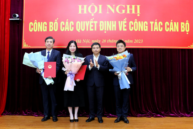 Bộ GTVT bổ nhiệm lãnh đạo Cục QLĐTXD và Vụ Pháp chế - Ảnh 1. Bộ GTVT bổ nhiệm lãnh đạo Cục QLĐTXD và Vụ Pháp chế - Ảnh 1.