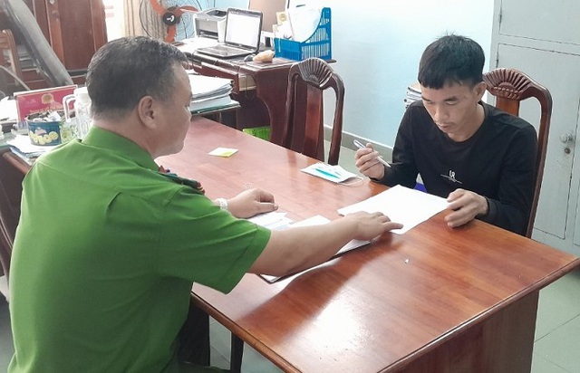 Truy đuổi đối tượng trộm cắp xe máy, hai vợ chồng gặp tai nạn - Ảnh 1.