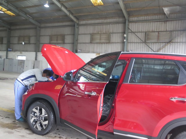 Hải Dương: Các trung tâm đăng kiểm làm việc đến 7 giờ tối - Ảnh 1.