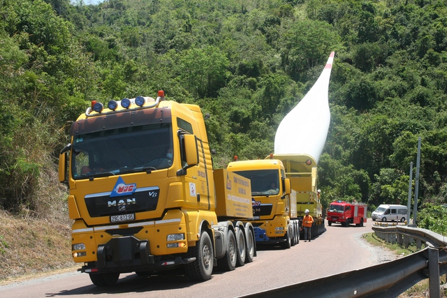 Rà soát tải trọng, khổ cầu đường và cấp giấy lưu hành phương tiện - Ảnh 2.
