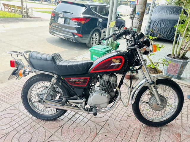 Honda Master 250 đời 1981, biển số tứ quý 8 giá gần 300 triệu đồng - Ảnh 1. Honda Master 250 đời 1981, biển số tứ quý 8 giá gần 300 triệu đồng - Ảnh 1.
