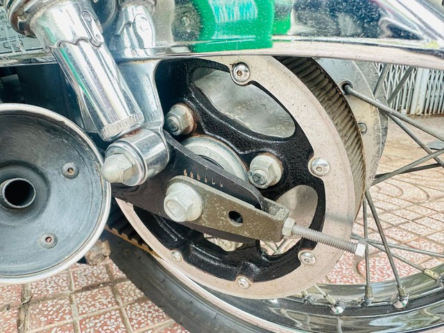 Honda Master 250 đời 1981, biển số tứ quý 8 giá gần 300 triệu đồng - Ảnh 2. Honda Master 250 đời 1981, biển số tứ quý 8 giá gần 300 triệu đồng - Ảnh 2.
