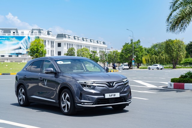 Mẫu xe thuần điện VinFast VF8 sẽ được sử dụng là phương tiện vận tải taxi của GSM.