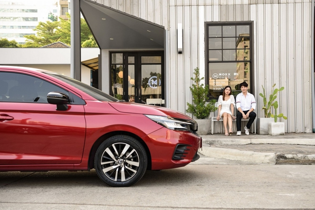 Mẫu xe Honda City đang được các đại lý giảm giá đến 70 triệu đồng nhằm cạnh tranh với đối thủ Hyundai Accent.