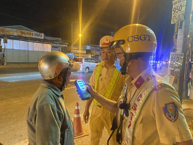 Phó Thủ tướng yêu cầu kiểm tra vi phạm về đào tạo, sát hạch cấp giấy phép lái xe

 - Ảnh 2.