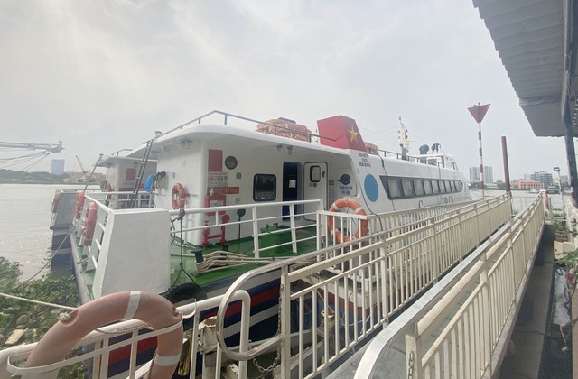 TP.HCM: Ngưng hoạt động tuyến tàu cao tốc tại bến Bạch Đằng - Ảnh 2. TP.HCM: Ngưng hoạt động tuyến tàu cao tốc tại bến Bạch Đằng - Ảnh 2.