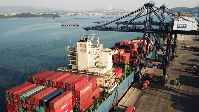 "Đánh thức" cảng biển Việt Nam - Kỳ 2: Đầu tư bến, khơi thông luồng, dịch vụ hấp dẫn   - Ảnh 3.