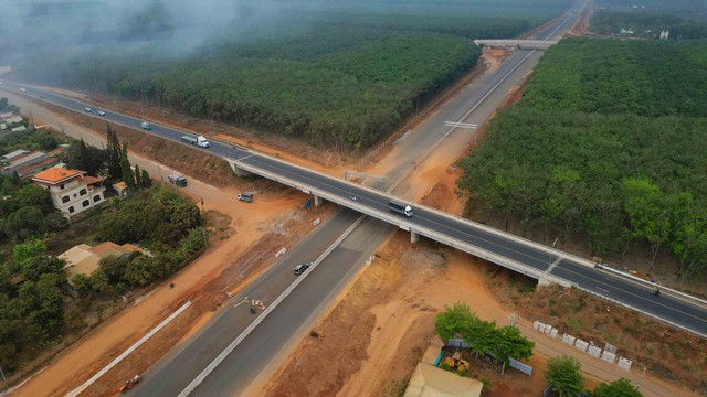 Bộ GTVT chấp thuận bổ sung một số hạng mục cao tốc Phan Thiết - Dầu Giây - Ảnh 1.