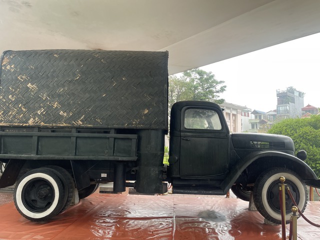 Khám phá bí ẩn chiếc xe chạy bằng than củi đầu tiên tại Việt Nam - Ảnh 1.