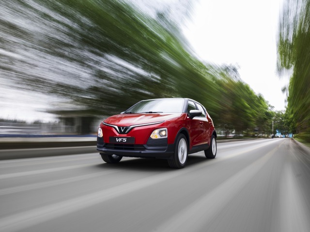 Thế giới xe tuần qua: Giá Honda Vision giảm mạnh, xe điện VinFast VF 5 plus đầu tiên đến tay khách hàng - Ảnh 5.