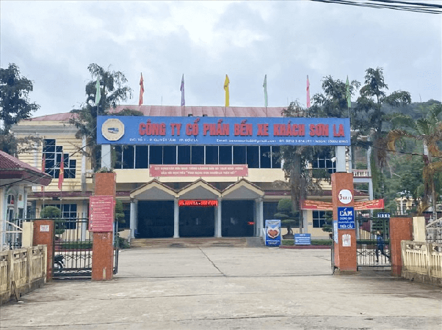 Sơn La : Cương quyết, xử lý “xe dù, bến cóc” trên địa bàn - Ảnh 1.